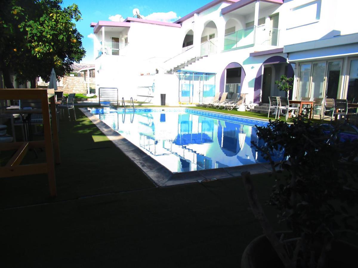 Neptune Hotel Apartments Paphos Корал-Бэй Экстерьер фото